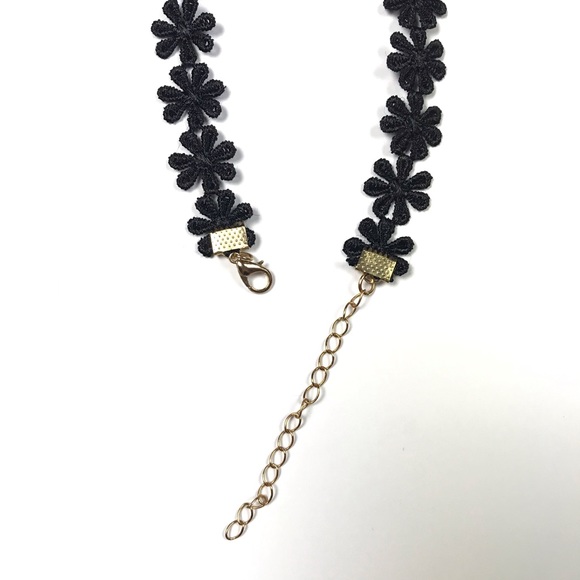 Flower Choker Necklace - Picture 4 of 8